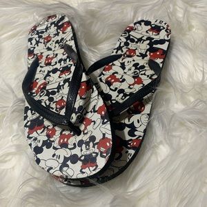 Disney Mickey Mouse flip flops 9/10